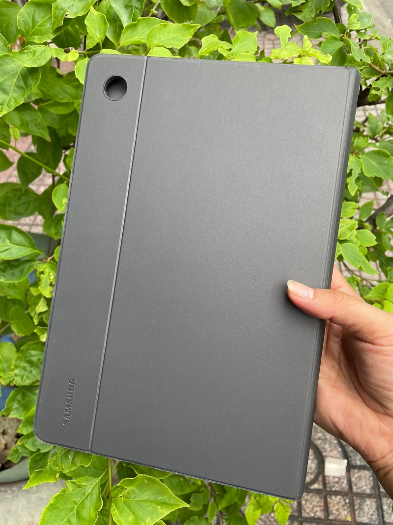 Bao Da Samsung Galaxy Tab A8 X200 X205 Book Cover Chính Hãng sử dụng chất liệu PU kết hợp da simili cao cấp giúp bảo vệ, chống trầy xước, bụi bẩn có chức năng đóng tắt màn hình rất tiện